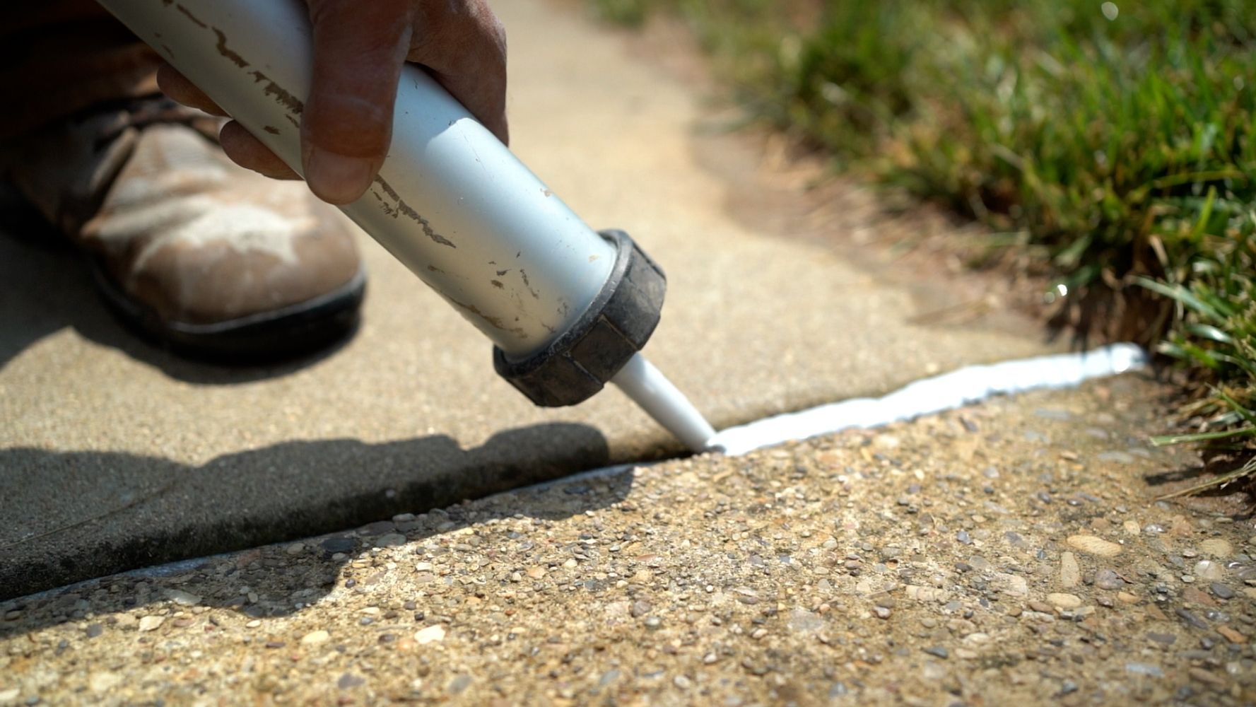 Concrete Driveway Crack Repair: 2025 DIY Guide
